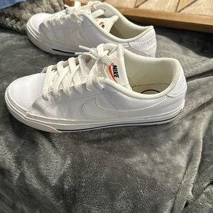 Nike court legacy white sneakers